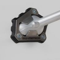 Ampliación Pata Lateral SW-MOTECH para Triumph Tiger 1200 GT/Pro/Explorer / Rally Pro/Explorer (2022) (STS.11.929.10000)
